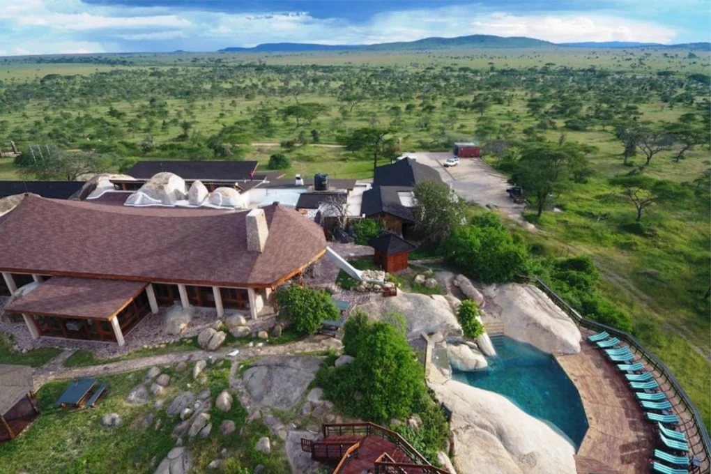 4 Days Ngorongoro, Serengeti & Lake Manyara Safari