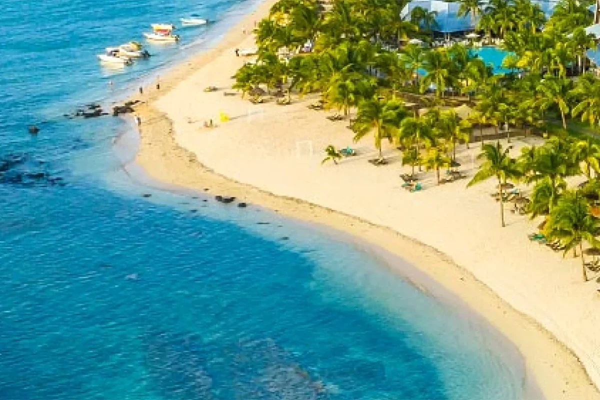 Victoria Beachcomber Resort & Spa