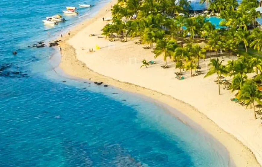 Victoria Beachcomber Resort & Spa