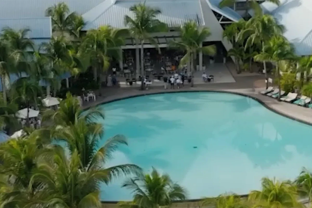 Victoria Beachcomber Resort & Spa