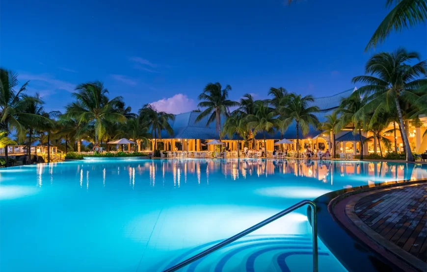 Victoria Beachcomber Resort & Spa