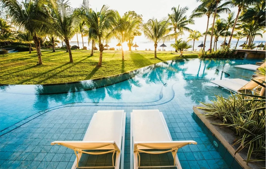 Victoria Beachcomber Resort & Spa